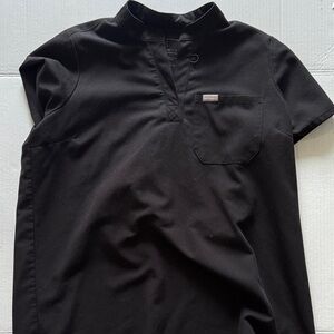 Figs women Black Short-Sleeve Scrub Top with Mandarin Collar